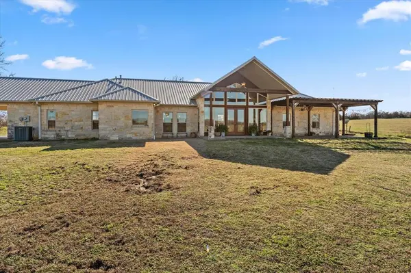 240 Private Road 1613, Mount Pleasant, TX 75455