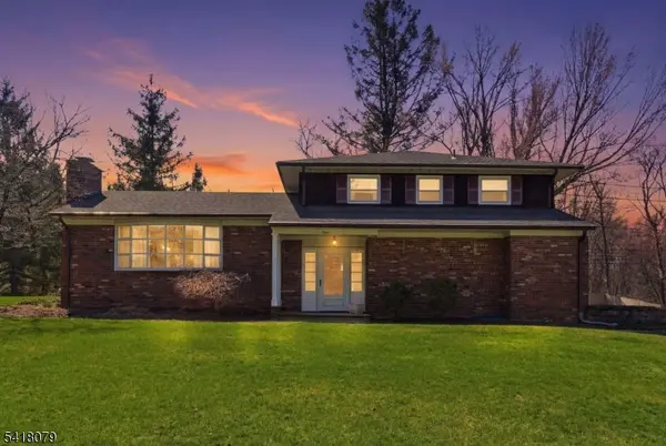 3 Manor Dr, Andover Twp., NJ 07860