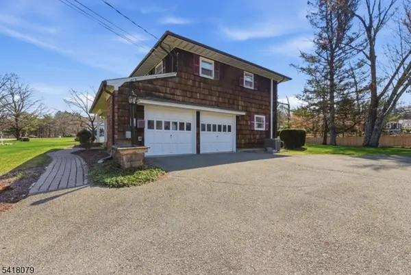 3 Manor Dr, Andover Twp., NJ 07860