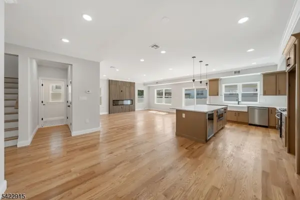 540 Muriel Pkwy, Elizabeth City, NJ 07208