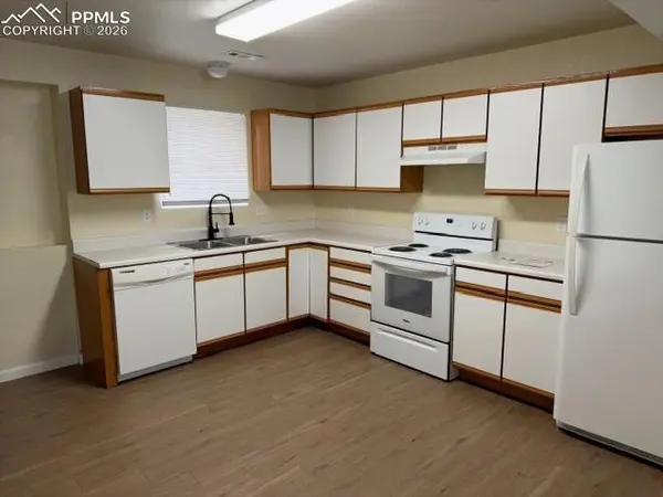 687-693 E Laporte DR, Pueblo, CO 81007