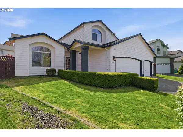 2022 NE BLUE HERON DR, Portland, OR 97211