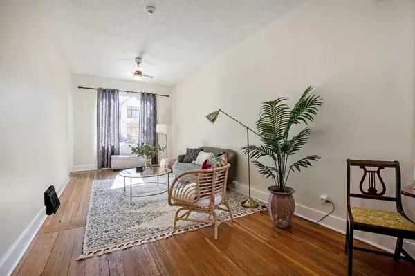 430 15 AVE NE, Calgary, AB T2E 1H4