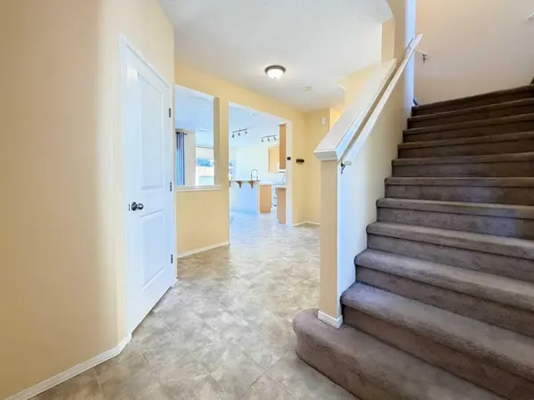 21 Panamount HL NW, Calgary, AB T3K5R8