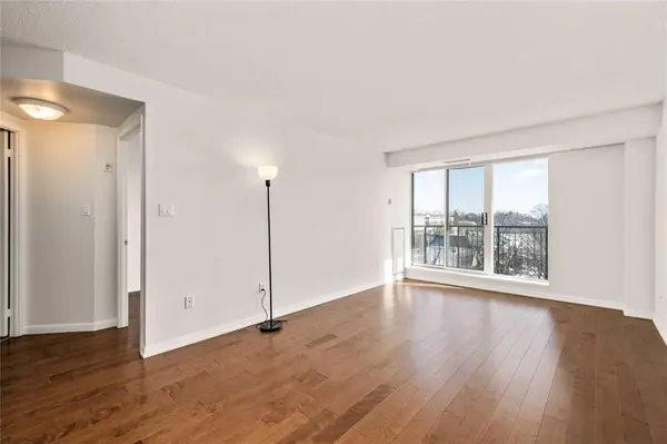 18 Wanless AVE #502, Toronto C04, ON M4N 3R9