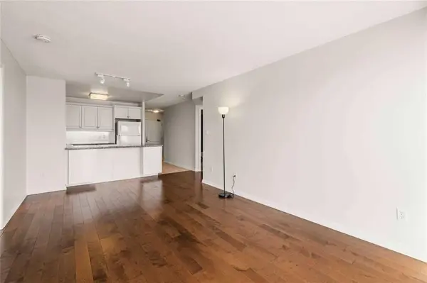 18 Wanless AVE #502, Toronto C04, ON M4N 3R9