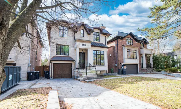 29 Evergreen GDNS, Toronto C11, ON M4G 1C4