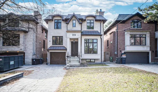 29 Evergreen GDNS, Toronto C11, ON M4G 1C4