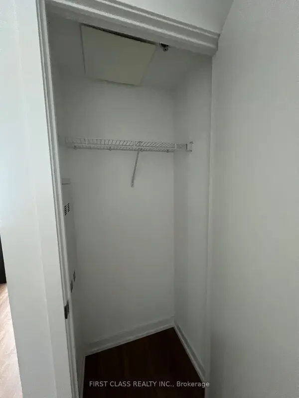 203 College ST #2405, Toronto C01, ON M5T 0C8