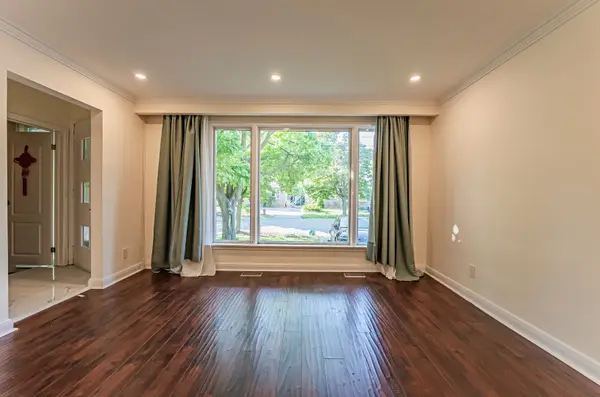 394 Centre ST E #Main, Richmond Hill, ON L4C 1B7