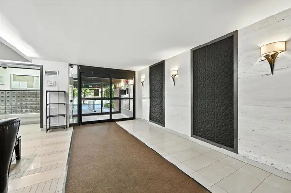 1425 Ghent AVE #703, Burlington, ON L7S 1X5