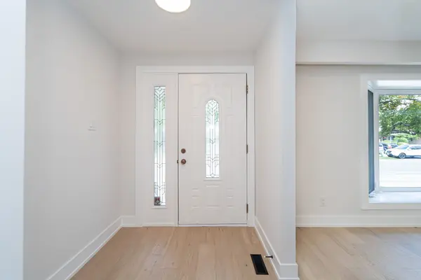 2296 Devon RD, Oakville, ON L6J 5R4