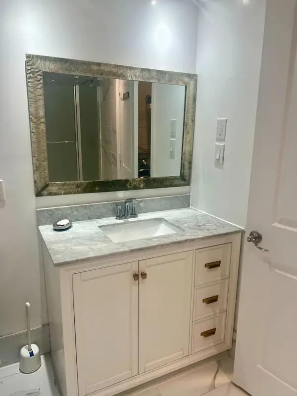 569 Valley DR #Bsmnt, Oakville, ON L6L 4L9