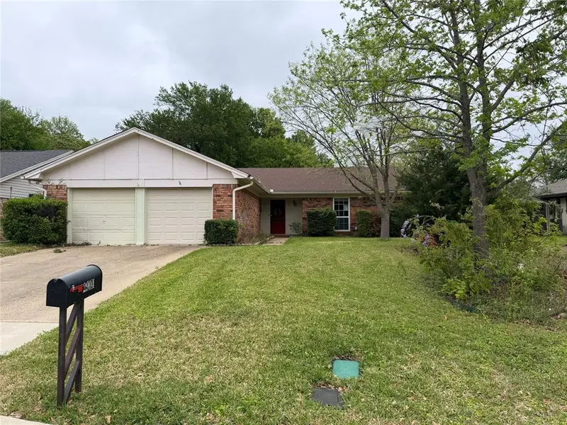 2904 Steve Drive, Hurst, TX 76054