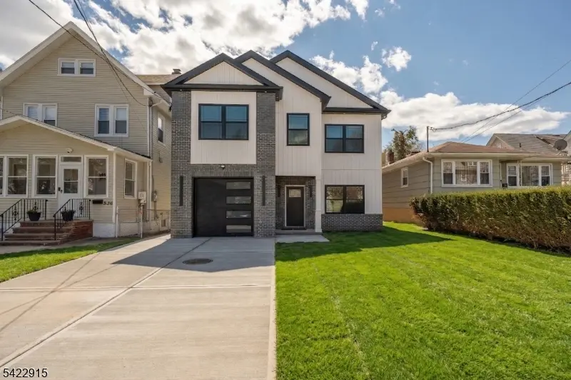 540 Muriel Pkwy, Elizabeth City, NJ 07208