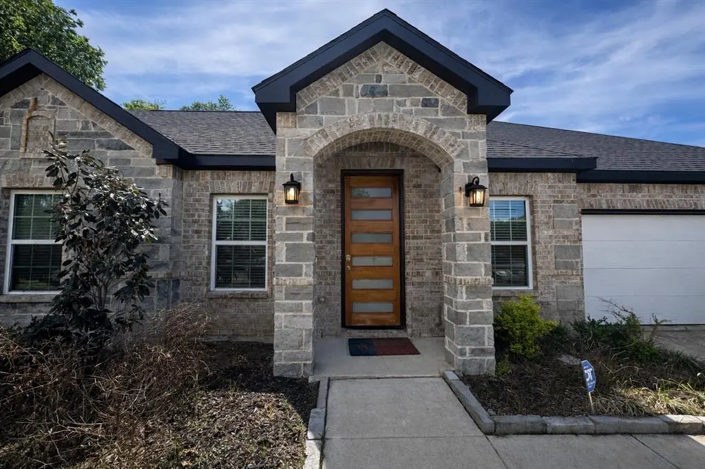 211 Kelly Lane, Seven Points, TX 75143