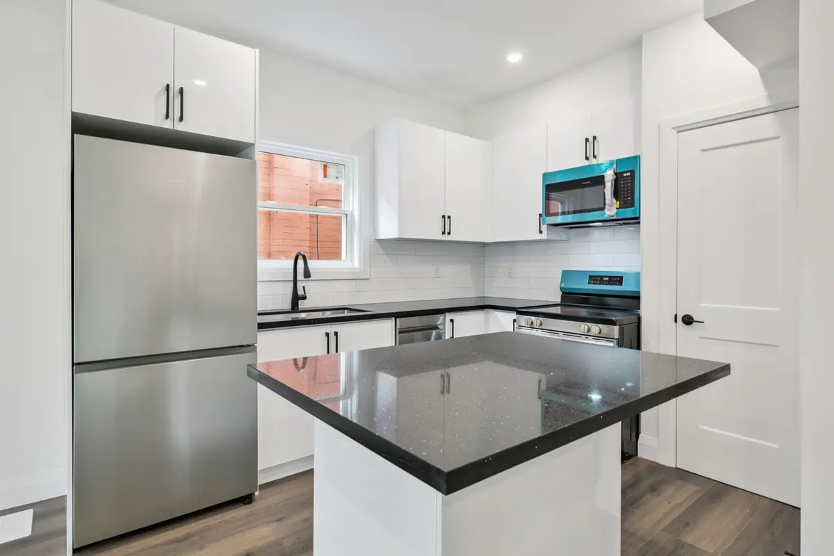 161 Weir ST N, Hamilton, ON L8H 5G1