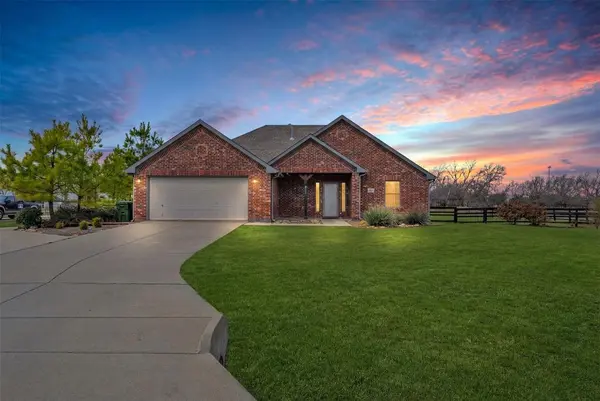 10800 Hunter Drive,  Justin,  TX 76247