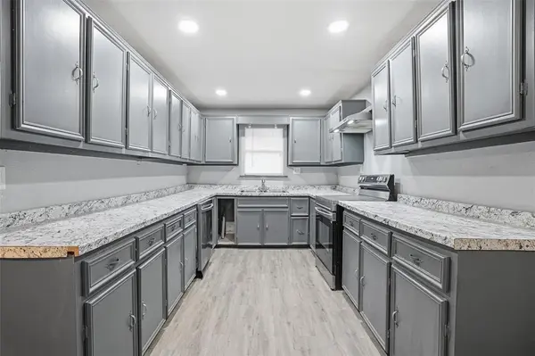 1412 Chase Avenue, Cleburne, TX 76031