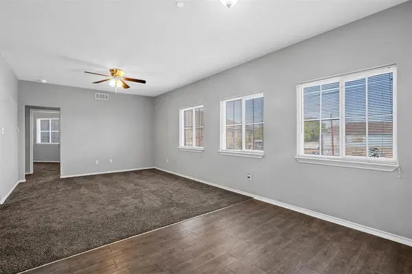 609 Meadow View Court #102, Denton, TX 76207