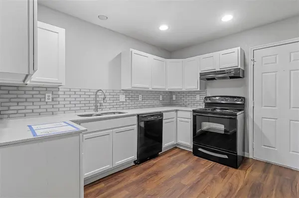 1716 Manor Garden, Greenville, TX 75401