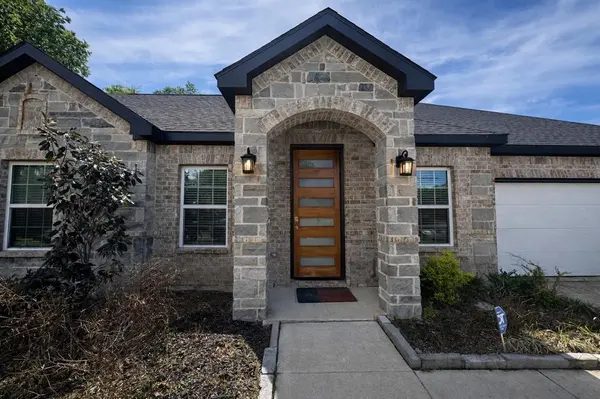 211 Kelly Lane, Seven Points, TX 75143