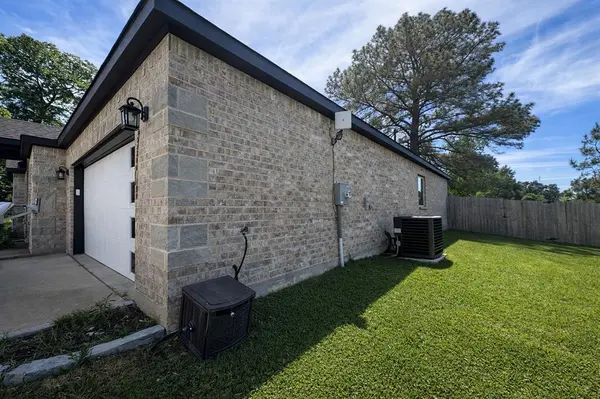 211 Kelly Lane, Seven Points, TX 75143