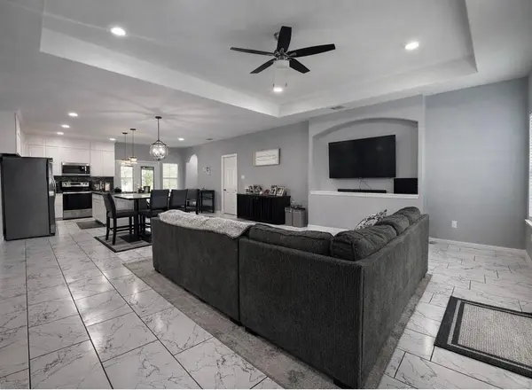 211 Kelly Lane, Seven Points, TX 75143