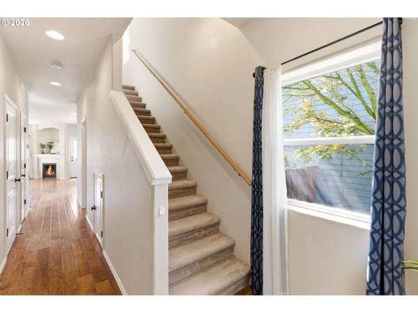 815 NW 1ST AVE, Canby, OR 97013