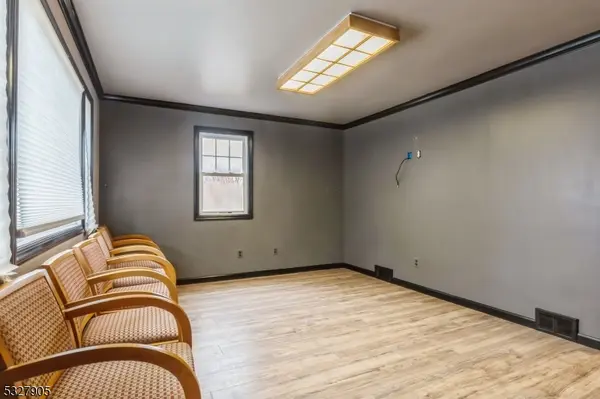 194 Eagle Rock Ave, Roseland Boro, NJ 07068