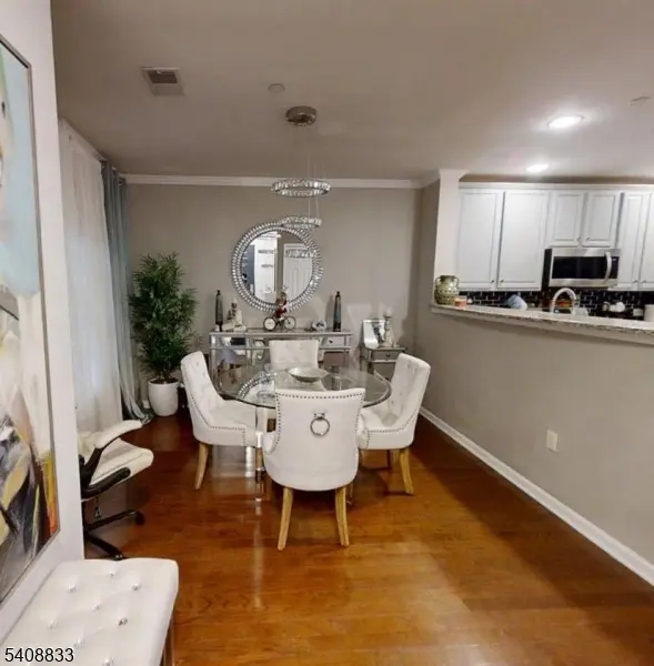 368 Rector St #413, Perth Amboy City, NJ 08861