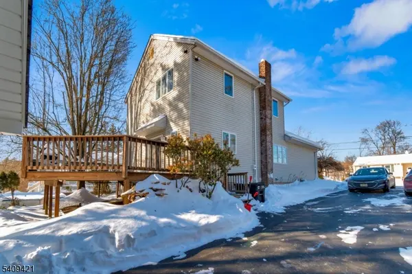 20 Center St, Butler Boro, NJ 07405