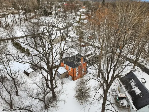 71 Wishing Well Rd, Hamburg Boro, NJ 07419