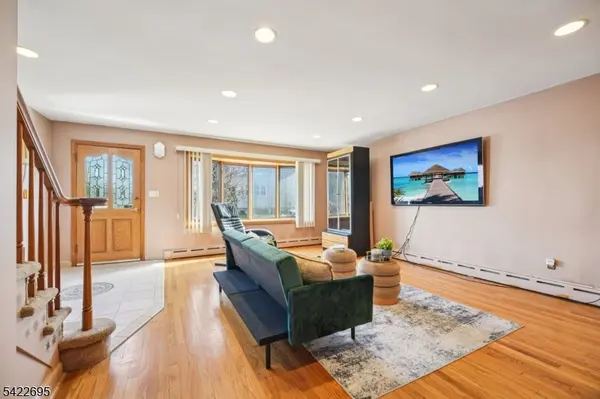 151 Arlington Blvd, North Arlington Boro, NJ 07031