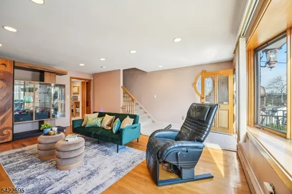 151 Arlington Blvd, North Arlington Boro, NJ 07031