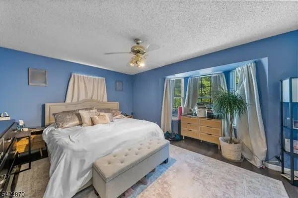 9 Ruby Ct, Franklin Twp., NJ 08823