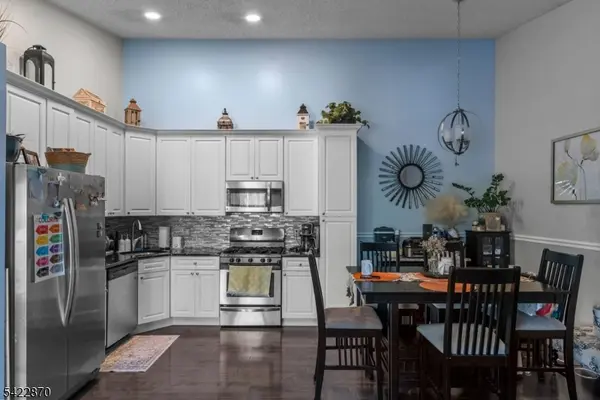 9 Ruby Ct, Franklin Twp., NJ 08823