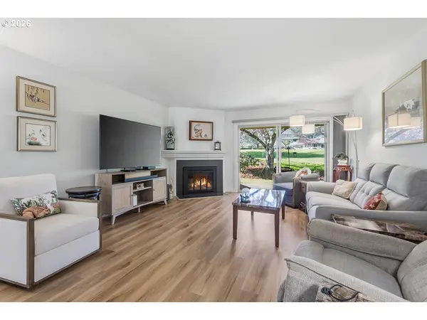 10425 SW GREENLEAF TER, Tigard, OR 97224