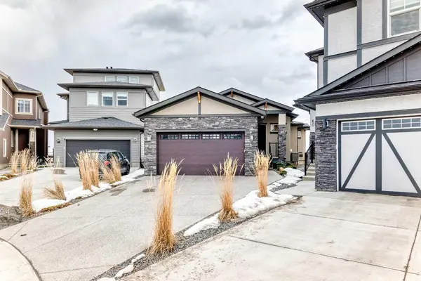 64 Walcrest VW SE, Calgary, AB T2X 4G3