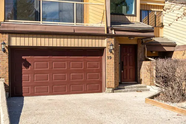 1220 Prominence WAY SW #19, Calgary, AB T3H 2B4
