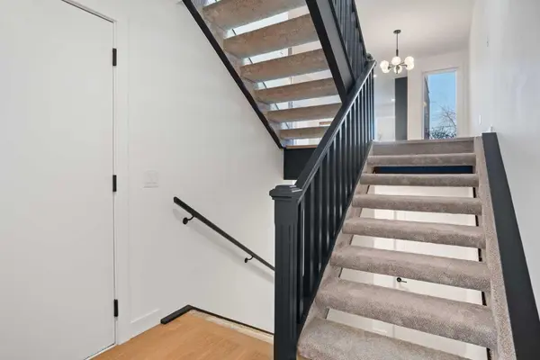 1220 Prominence WAY SW #19, Calgary, AB T3H 2B4