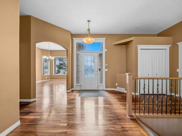 157 Valley Creek PL NW, Calgary, AB T3B 5V1