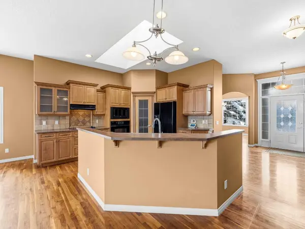 157 Valley Creek PL NW, Calgary, AB T3B 5V1