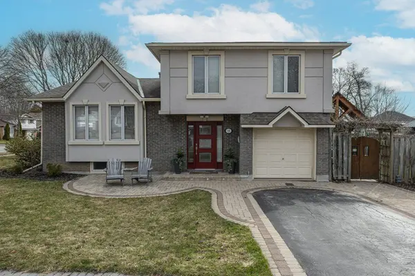 11 Lorraine CT, Clarington, ON L1C 3L5