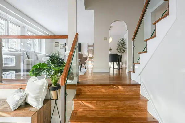 11 Lorraine CT, Clarington, ON L1C 3L5