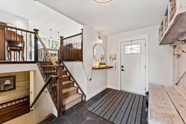 229 Thornton AVE, Essa, ON L0L 2N0