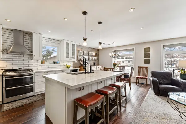 229 Thornton AVE, Essa, ON L0L 2N0