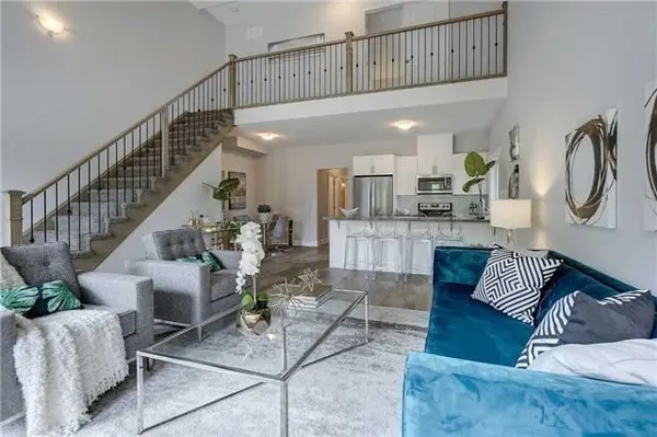 189 Patterson RD #UPPER LEVEL, Barrie, ON L4N 4R7