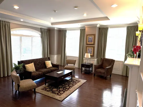 60 Ann ST #309, Caledon, ON L7E 4G5