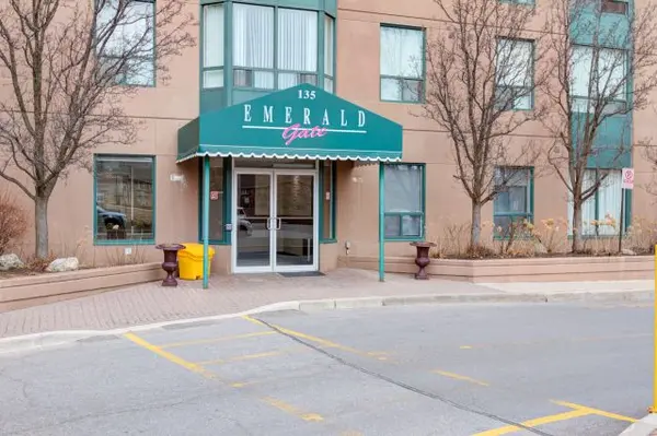 135 Hillcrest AVE #1805, Mississauga, ON L5B 4B1